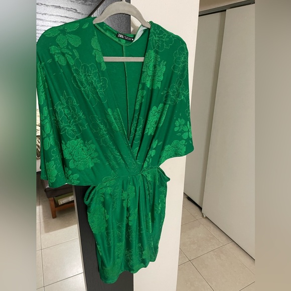 Zara green dress - Picture 2 of 4
